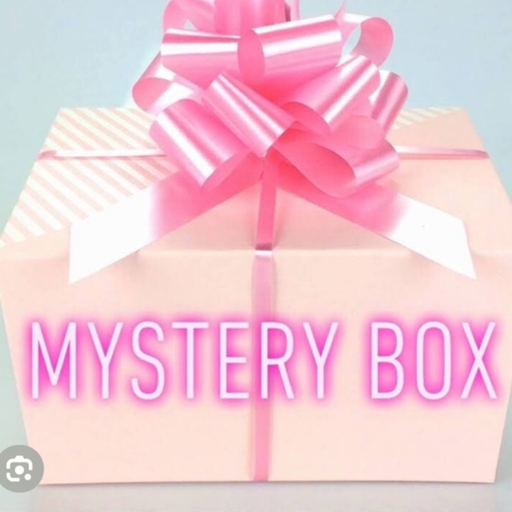 🛍Women Mystery Box 5 ITEMS FOR 37 DOLLARS 🛍
